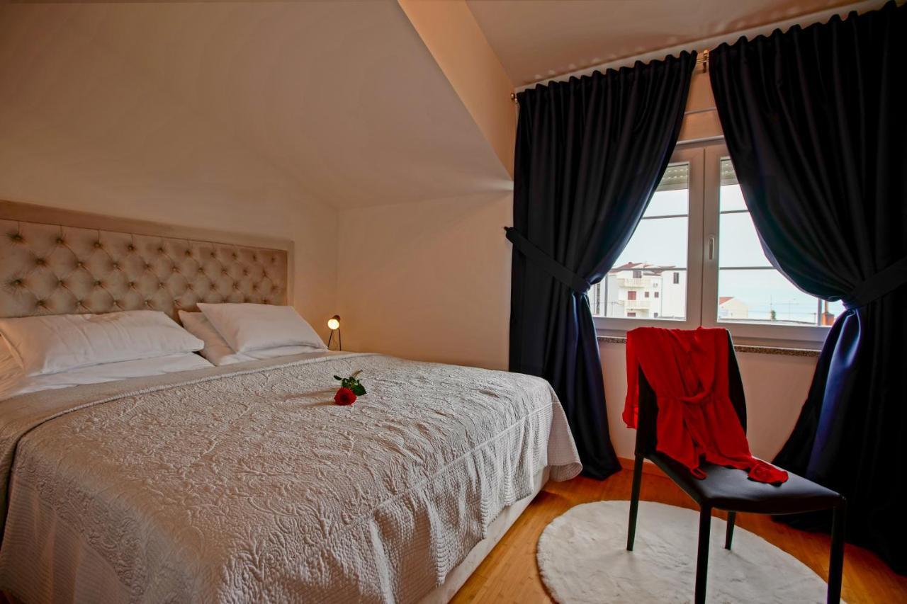 Maslina & Lavanda Apartment โปดสตรานา ภายนอก รูปภาพ