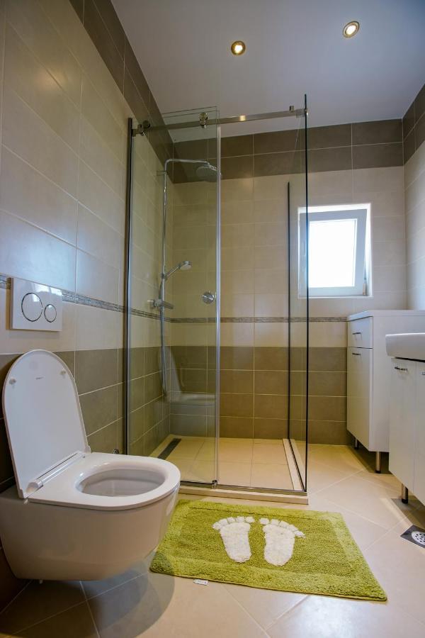 Maslina & Lavanda Apartment โปดสตรานา ภายนอก รูปภาพ