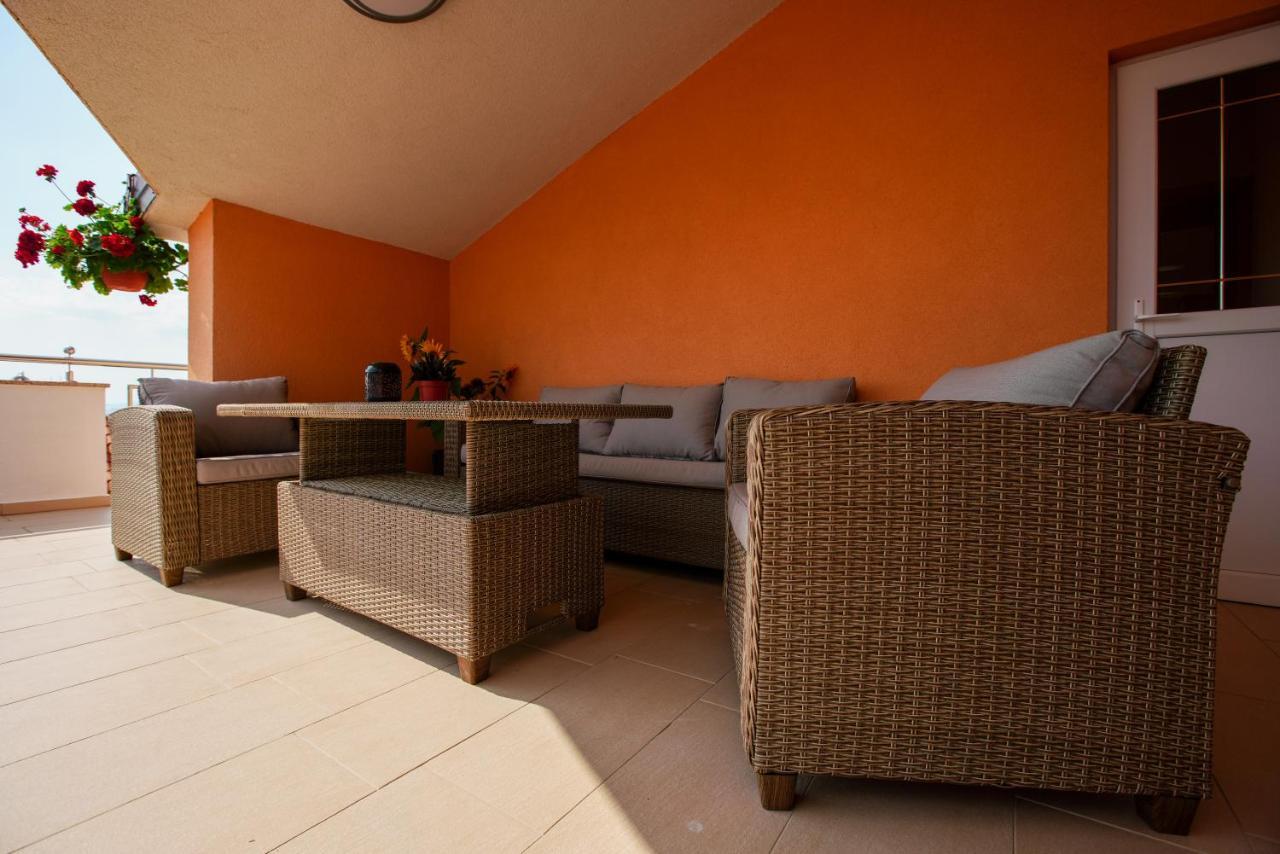 Maslina & Lavanda Apartment โปดสตรานา ภายนอก รูปภาพ