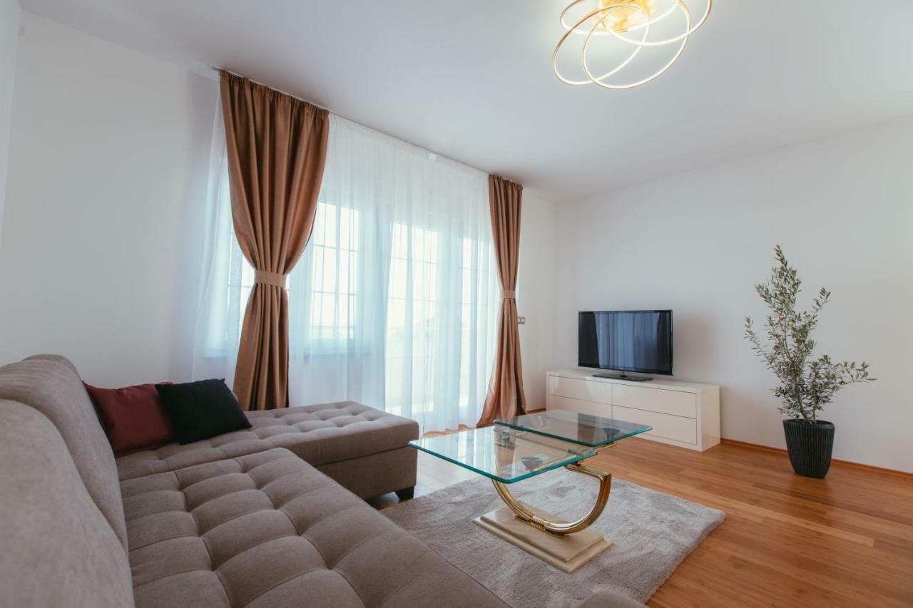 Maslina & Lavanda Apartment โปดสตรานา ภายนอก รูปภาพ