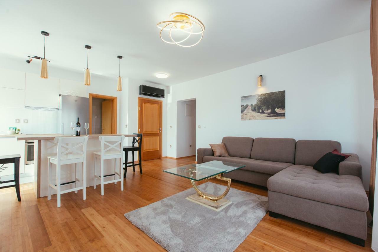 Maslina & Lavanda Apartment โปดสตรานา ภายนอก รูปภาพ