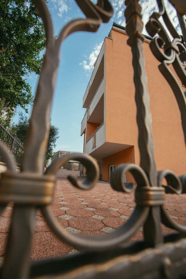 Maslina & Lavanda Apartment โปดสตรานา ภายนอก รูปภาพ