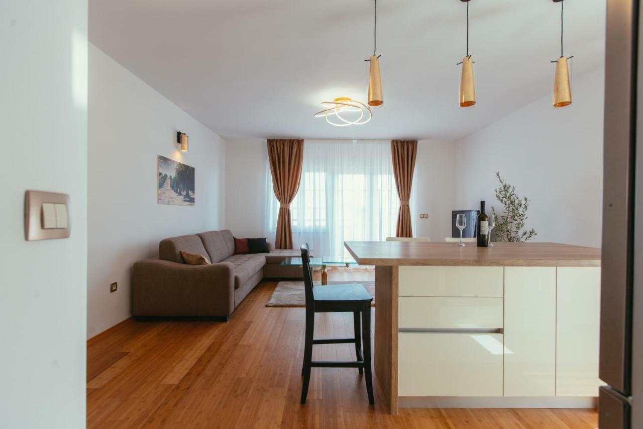 Maslina & Lavanda Apartment โปดสตรานา ภายนอก รูปภาพ