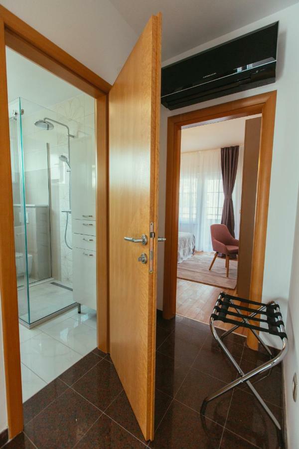 Maslina & Lavanda Apartment โปดสตรานา ภายนอก รูปภาพ