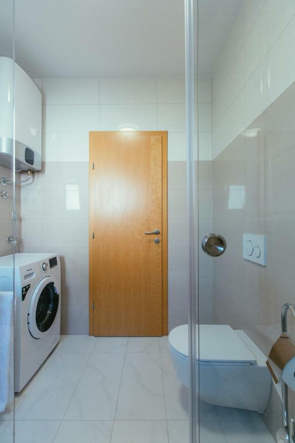 Maslina & Lavanda Apartment โปดสตรานา ภายนอก รูปภาพ