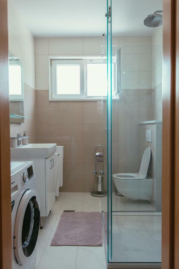 Maslina & Lavanda Apartment โปดสตรานา ภายนอก รูปภาพ